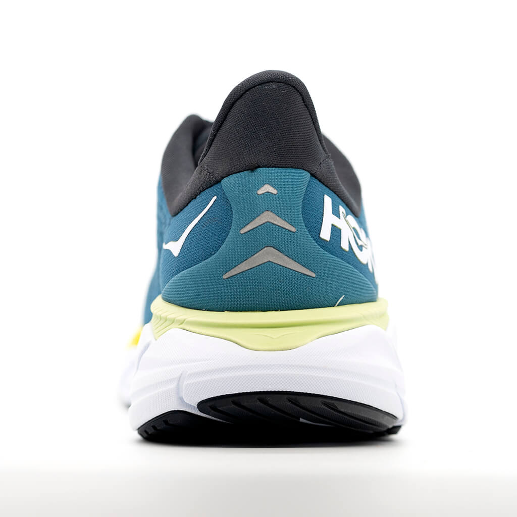 Hoka One One Arahi 6