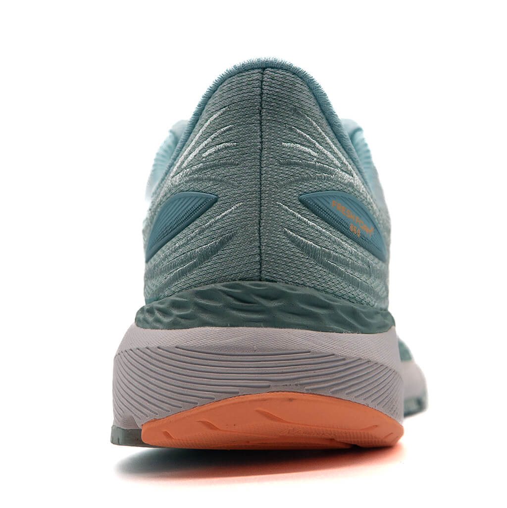 New Balance 860 v12