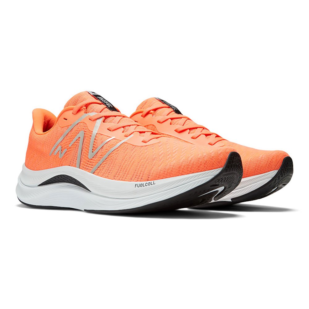 New Balance FuelCell Propel V4